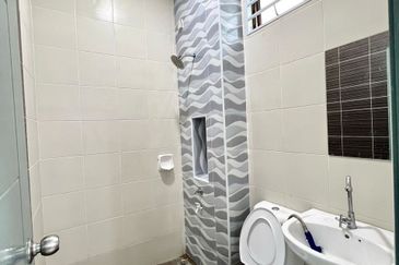 Jalan Perjiranan 12, Bandar Dato Onn