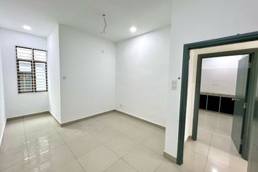 Jalan Perjiranan 12, Bandar Dato Onn