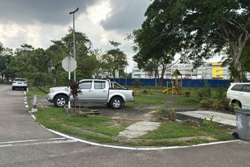 Jalan Mutiara Emas 2/X, Taman Mount Austin, JB