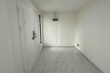 Jalan Bukit Kempas 2/14, Taman Bukit Kempas