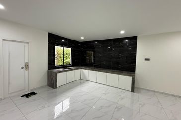 Jalan Bukit Kempas 2/14, Taman Bukit Kempas