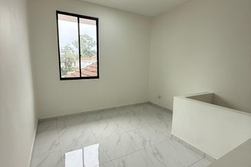 Jalan Bukit Kempas 2/14, Taman Bukit Kempas