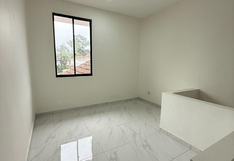 Jalan Bukit Kempas 2/14, Taman Bukit Kempas