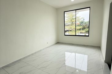 Jalan Bukit Kempas 2/14, Taman Bukit Kempas