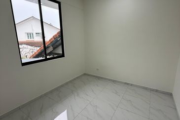 Jalan Bukit Kempas 2/14, Taman Bukit Kempas