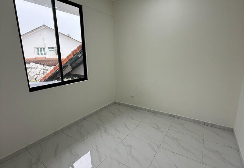 Jalan Bukit Kempas 2/14, Taman Bukit Kempas