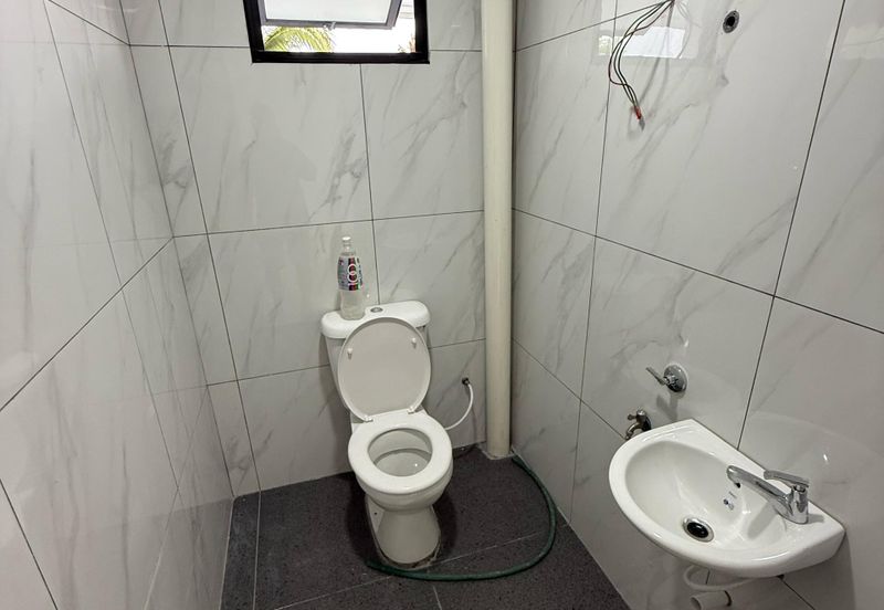 Jalan Bukit Kempas 2/14, Taman Bukit Kempas