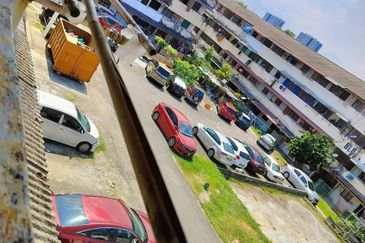 Flat Taman Ungku Tun Aminah