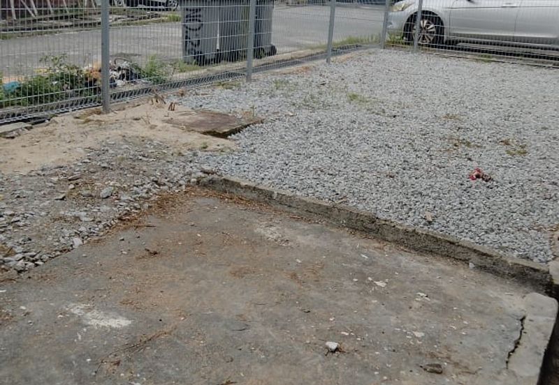 Corner Lot @ Jalan Bukit Kempas, Taman Bukit Kempas