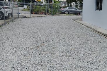 Corner Lot @ Jalan Bukit Kempas, Taman Bukit Kempas