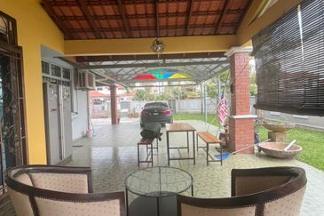 Corner Lot @ Jalan Belibis, Taman Perling