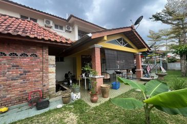 Corner Lot @ Jalan Belibis, Taman Perling