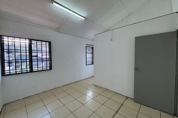 Fully Renovated @ Jalan Panti 8, Bukit Tiram, Ulu Tiram