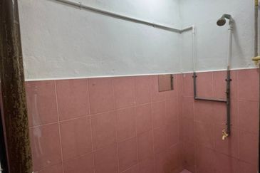 Fully Renovated @ Jalan Panti 8, Bukit Tiram, Ulu Tiram