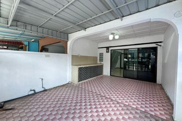 Fully Renovated @ Jalan Panti 8, Bukit Tiram, Ulu Tiram