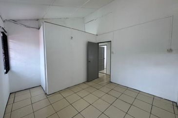 Fully Renovated @ Jalan Panti 8, Bukit Tiram, Ulu Tiram