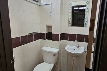 Fully Renovated @ Jalan Jaya Putra 3/xx, Bandar Jaya Putra, Johor Bahru