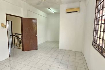 Jalan Sri Putri, Taman Putri, Kulai