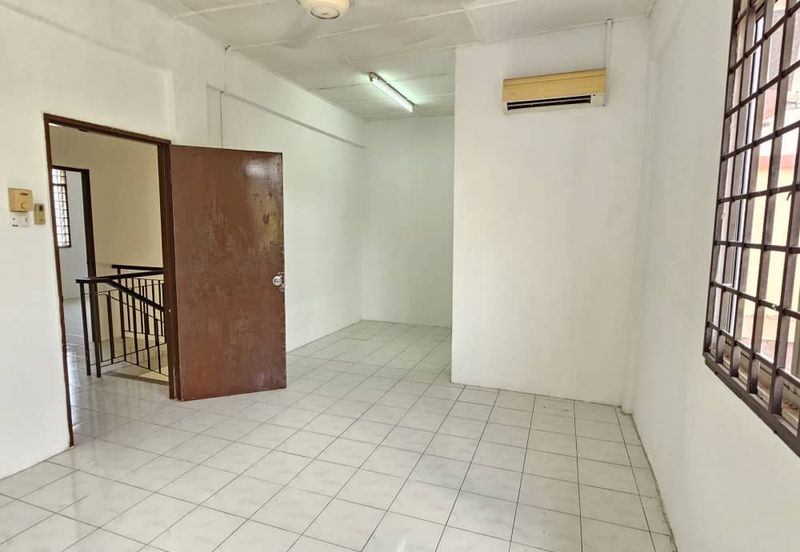 Jalan Sri Putri, Taman Putri, Kulai