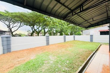 Corner Lot @ Jalan Pulasan, Taman Kota Masai, Pasir Gudang