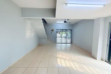 Corner Lot @ Jalan Pulasan, Taman Kota Masai, Pasir Gudang