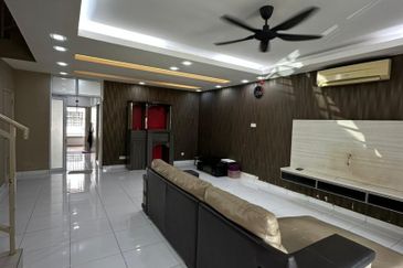 Jalan Perjiranan 12, Bandar Dato Onn