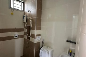 Jalan Perjiranan 12, Bandar Dato Onn