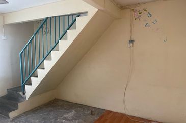 Jalan Delima, Taman Gunung Emas, Labis, Johor