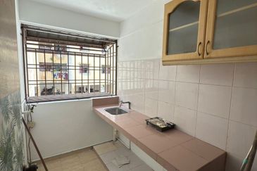 Flat Taman Plentong Utama