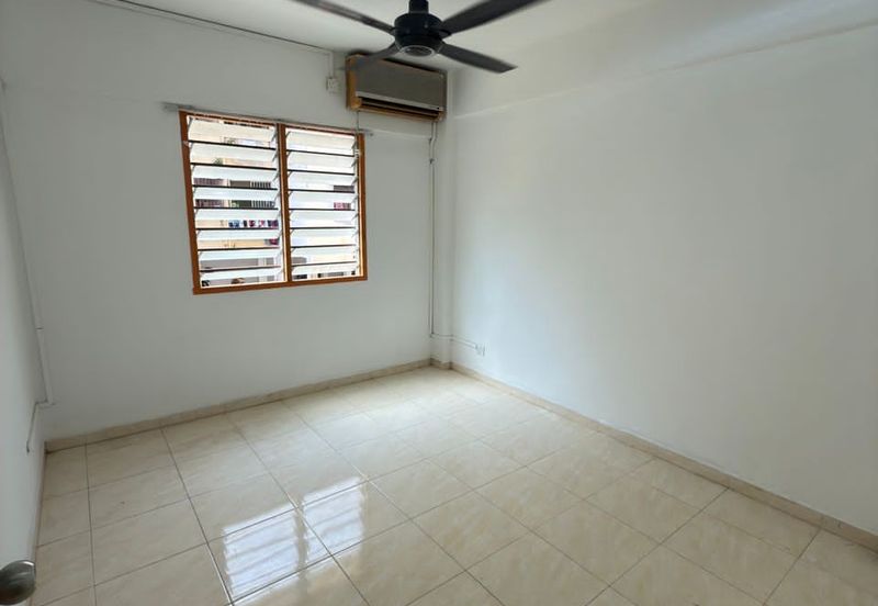 Flat Taman Plentong Utama