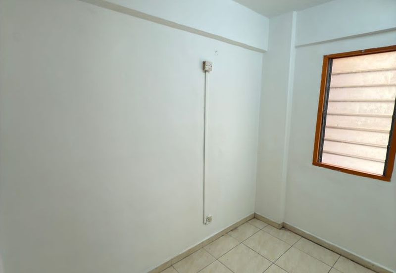 Flat Taman Plentong Utama