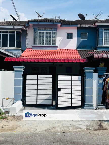 Fully Renovated @ Jalan Berlian, Taman Cahaya Masai, Pasir Gudang, Johor, Pasir Gudang