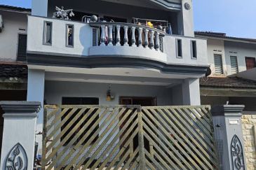 Fully Renovated @ Jalan Pulai Indah, Taman Pulai Indah