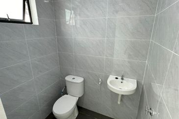 Fully Renovated @ Jalan Saga, Taman Desa Cemerlang, Johor