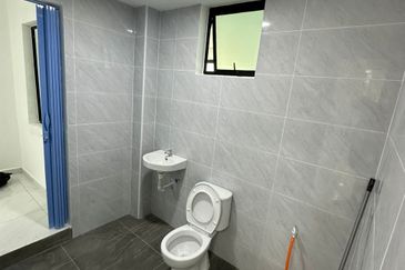 Fully Renovated @ Jalan Saga, Taman Desa Cemerlang, Johor