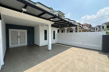 Fully Renovated @ Jalan Saga, Taman Desa Cemerlang, Johor