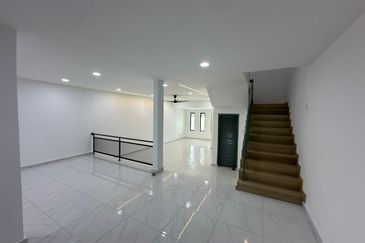 Fully Renovated @ Jalan Saga, Taman Desa Cemerlang, Johor