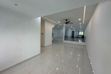 Fully Renovated @ Jalan Saga, Taman Desa Cemerlang, Johor