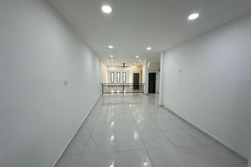 Fully Renovated @ Jalan Saga, Taman Desa Cemerlang, Johor