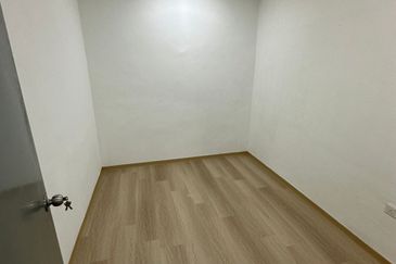 Fully Renovated @ Jalan Saga, Taman Desa Cemerlang, Johor