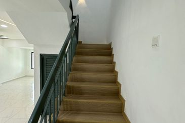 Fully Renovated @ Jalan Saga, Taman Desa Cemerlang, Johor