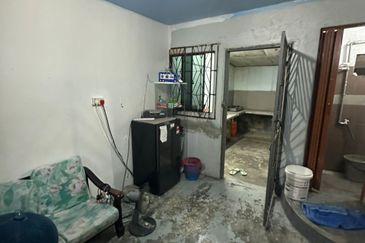 Jalan Melunak 8, Taman Desa Cemerlang