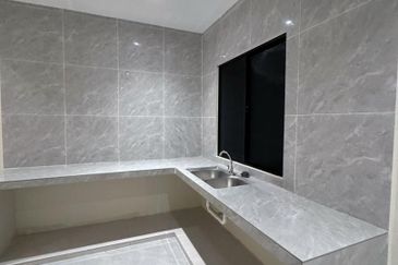 Unblock View @ Jalan Persisiran Perling 1, Taman Perling