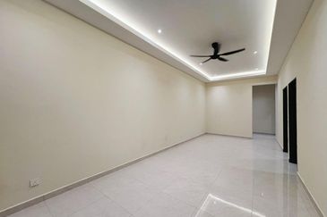 Unblock View @ Jalan Persisiran Perling 1, Taman Perling