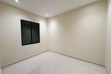 Unblock View @ Jalan Persisiran Perling 1, Taman Perling