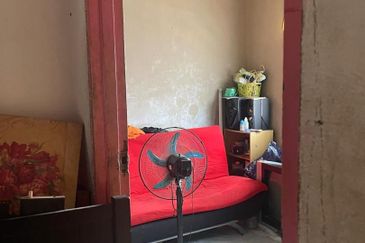 Jalan Keembong, Taman Johor Jaya