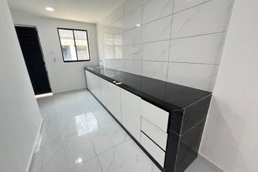 Fully Renovated @ Jalan Danau 14, Taman Desa Jaya