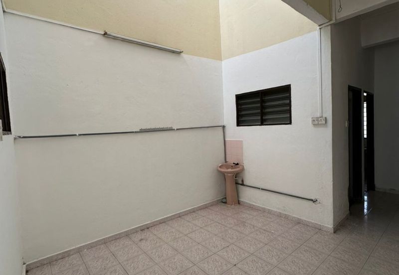 Jalan Kolam Air Utama, Taman Maju, 77000 Jasin, Melaka.