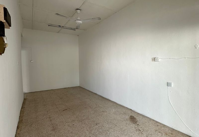 Jalan Kolam Air Utama, Taman Maju, 77000 Jasin, Melaka.