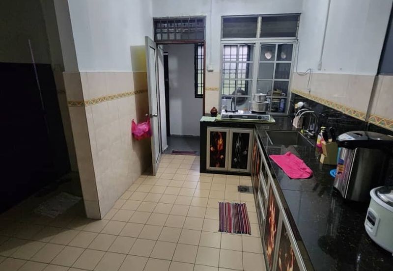 Fully Renovated @ Jasmine Park, Taman Putri, Kulai